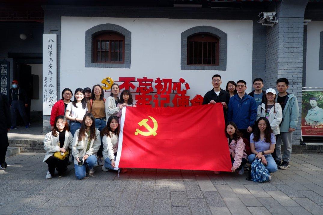 观山湖区观山街道关工委联合阳关社区开展未成年人志愿服务活动